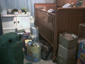 As you can see my *almost* finished nursery needs a little more orgnaizing now.